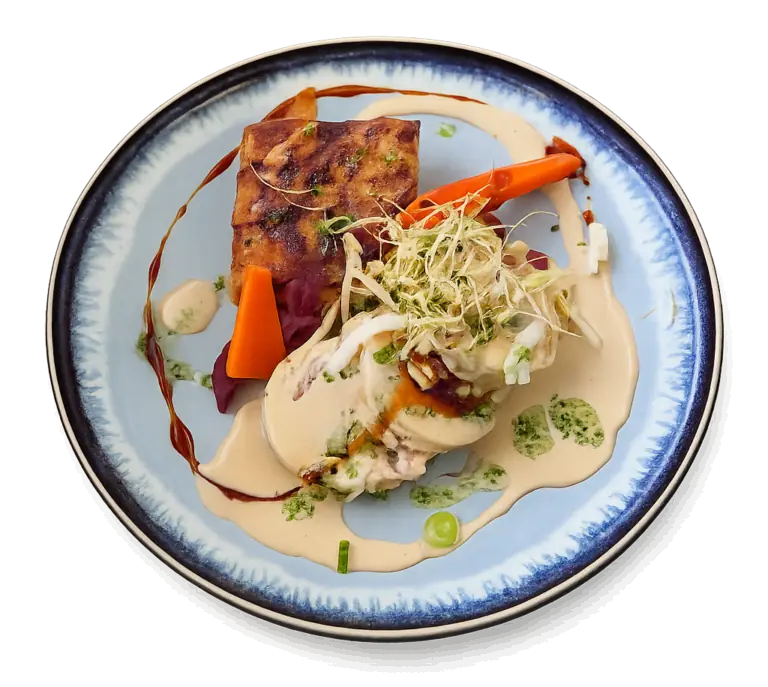 Volaille grillée sauce crémeuse et champignons, plat de saison au restaurant L'Hémicycle Toulouse